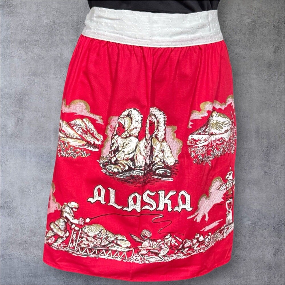 Vintage Alaska Souvenir Scenic Half Apron Kitschy Farmhouse Never Used Retro Red